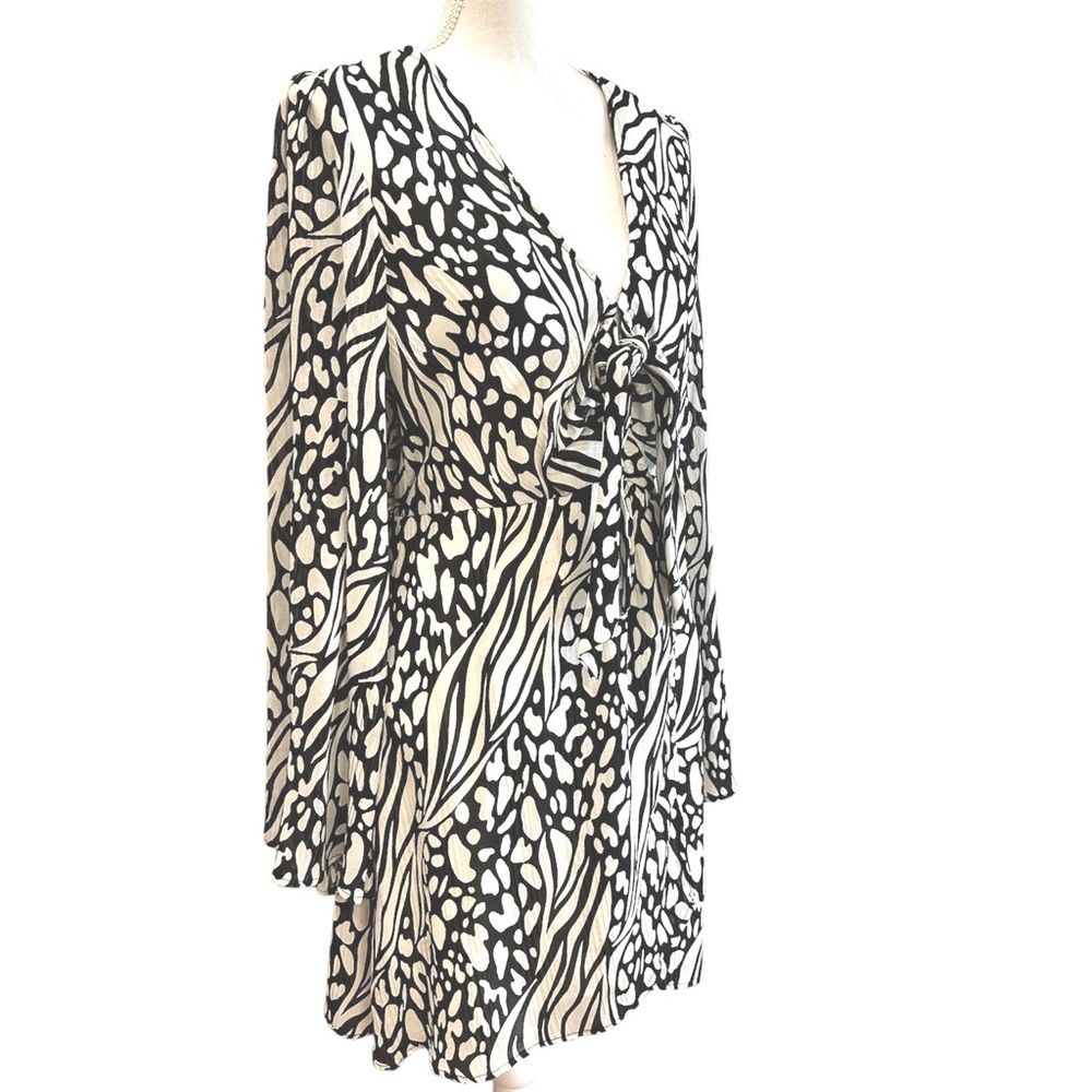Topshop Animal Print Tie Knot Front Faux Wrap Long Flare Sleeves Mini Size US6 - Picture 4 of 7